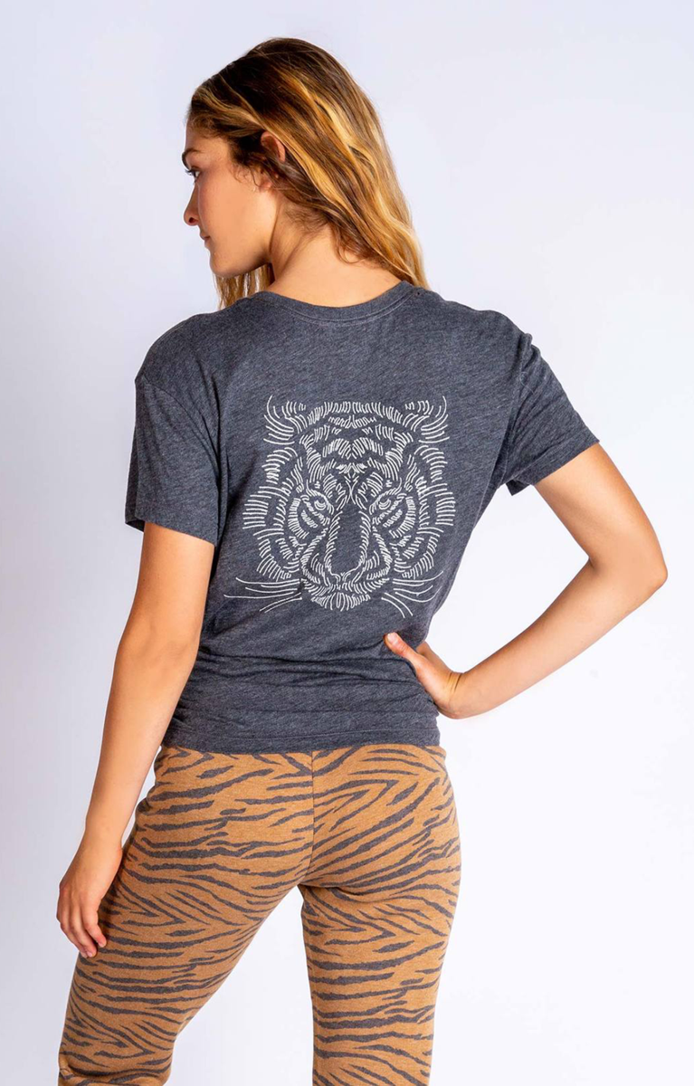 TIGER SHORT AND TSHIRT