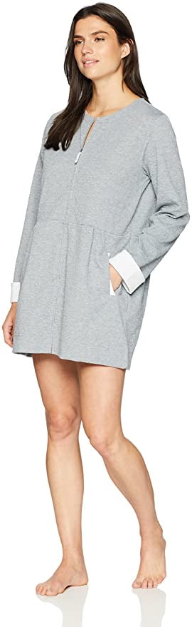 Short robe with zipper